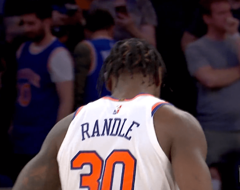 欧宝直播关于公牛球星三分绝杀，全场观众热烈欢呼，主题中文用户一个网络品牌.的信息