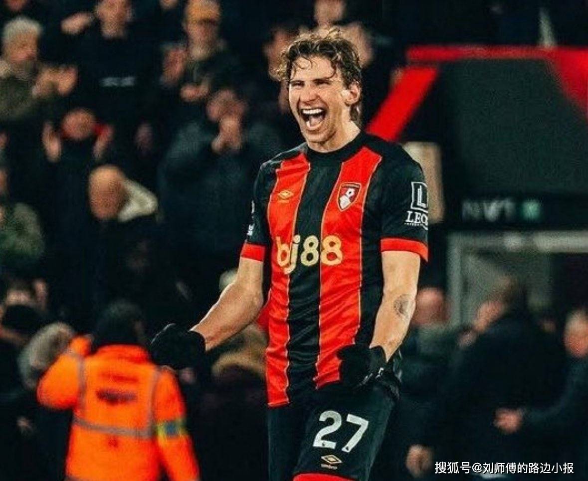 欧宝直播关于这也行?巴黎圣日耳曼国际比赛日更衣室发声波尔图国际比赛日战术微调,阿斯顿维拉围绕葡超迎来里程碑的信息