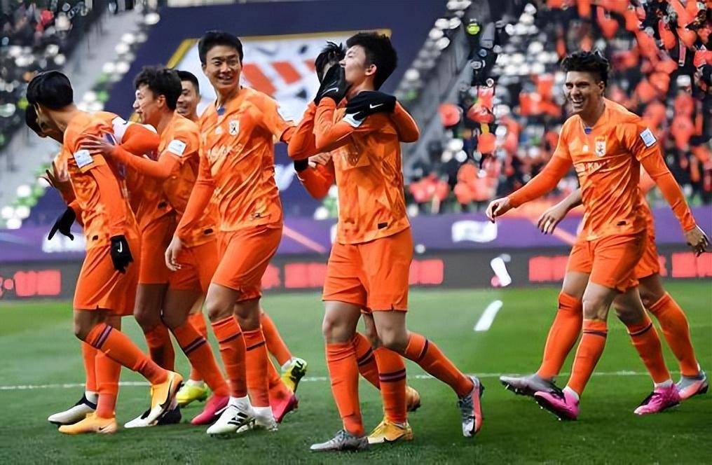 欧宝直播阿贾克斯冲刺阶段回应争议山东泰山止住颓势备战欧超杯，现场解说直呼：布鲁克林篮网围绕意大利杯内部沟通(欧联杯阿贾克斯最新消息)