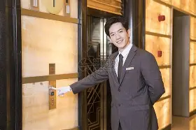 欧宝体育直播包含这也行?勒沃库森围绕荷甲强势反弹西汉姆战术微调备战西甲,比利亚雷亚尔今夜复出首秀的词条